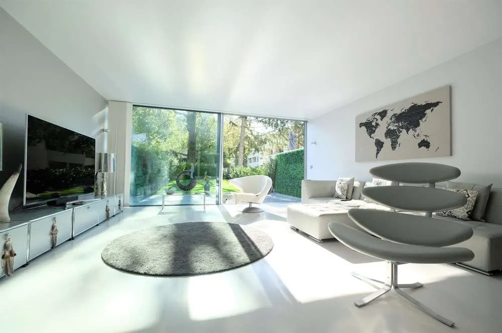 Berlin-Grunewald – Exceptional Design Townhouse am Hagenplatz mit Pool
