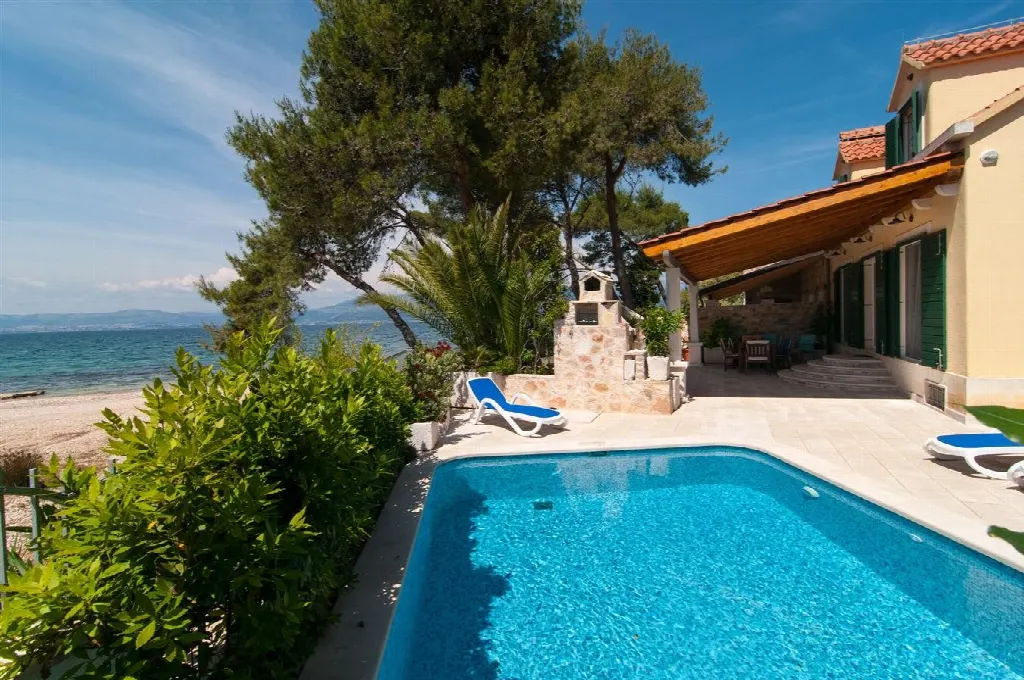 Supetar, Brač – Villa am Meer mit Liegeplatz, 2 Schlafzimmer