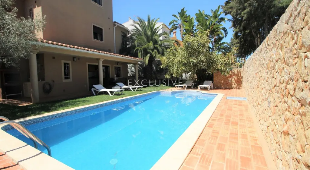 Lagos, Algarve – Renovierte Villa mit Pool, 4 Schlafzimmer