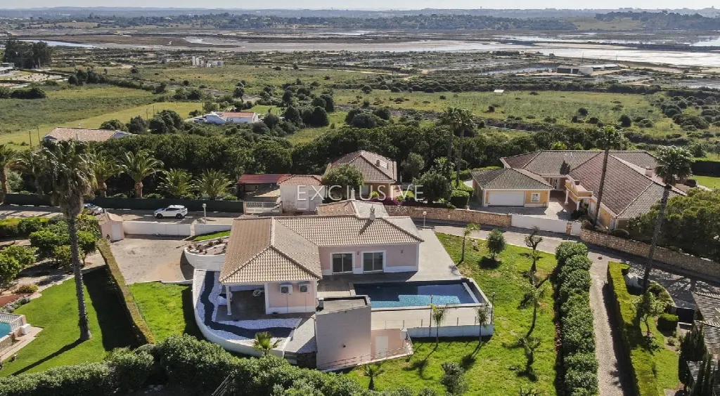 Lagos, Algarve – Renovierte Villa mit Salzwasserpool, 3 Schlafzimmer