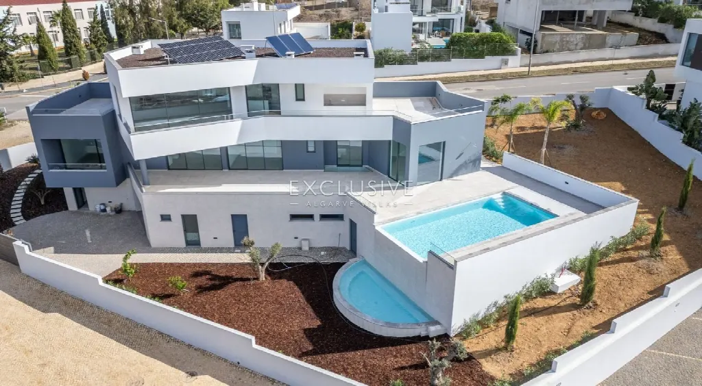 Lagos, Algarve – Moderne Villa mit Meerblick, 4 Schlafzimmer