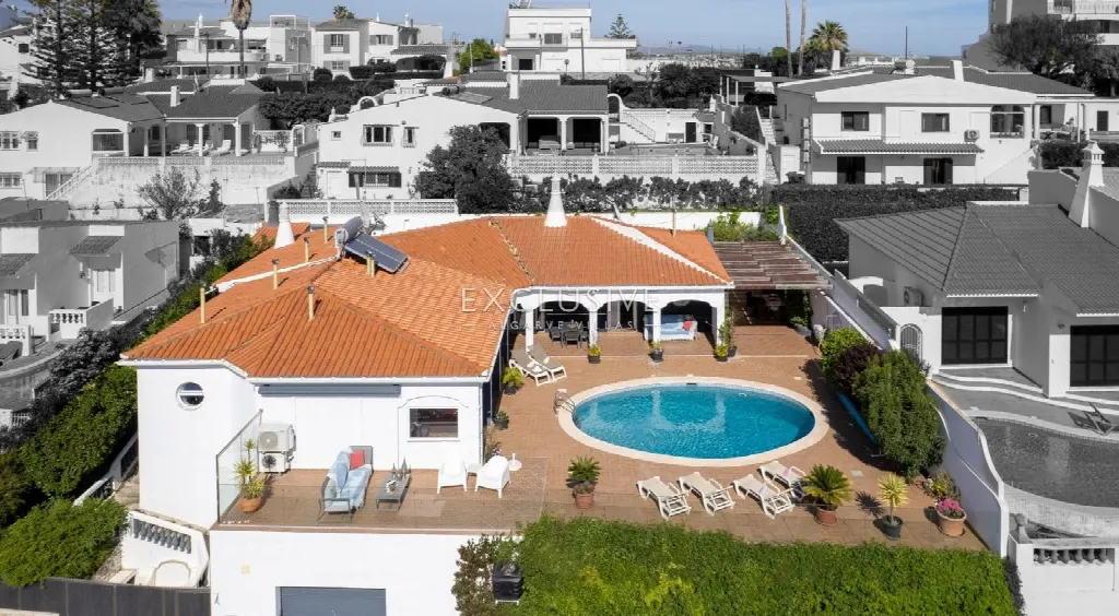 Albufeira, Algarve – Villa mit Marinablick, Pool, 4 Schlafzimmer