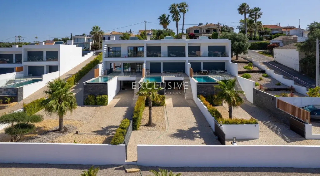 Loulé, Algarve – Neubau-Villa mit Glasgarten, Pool, 4 Schlafzimmer