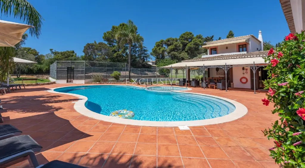 Lagoa, Algarve – Turmvilla mit 7 Schlafzimmern, Tennis und Pool