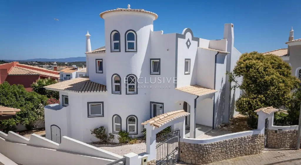 Lagos, Algarve – Stadtvilla mit Meerblick, 3 Schlafzimmer