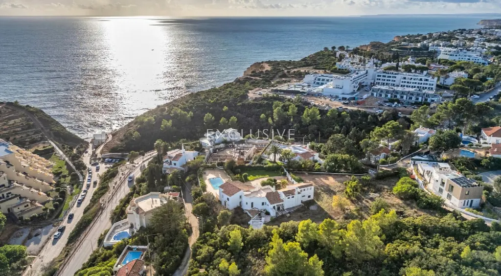Lagoa, Algarve – Villa mit Atelier und Meerblick, 4 Schlafzimmer