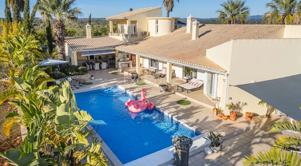 Lagos, Algarve – Villa mit Salzwasserpool und 4 Schlafzimmern