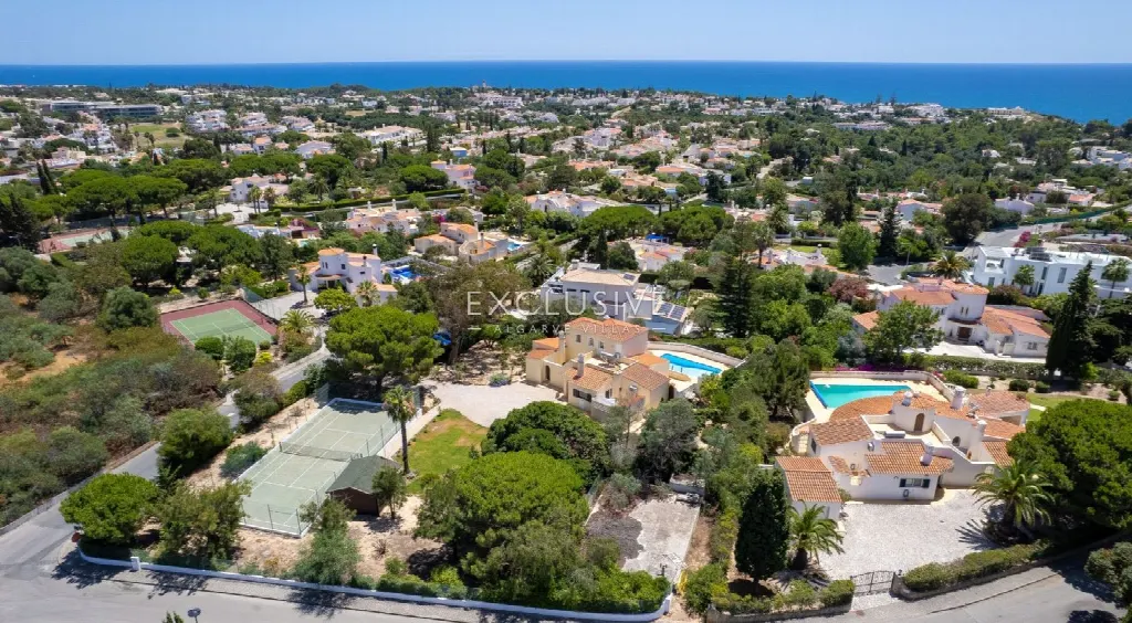 Lagoa, Algarve – Meerblickvilla mit Tennisplatz, 4 Schlafzimmer