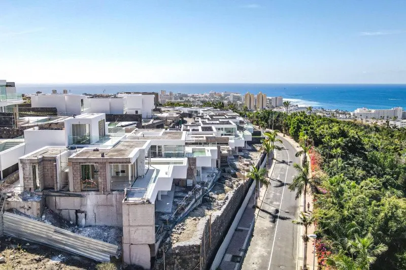 Adeje, Tenerife – Villa mit Lift, Infinity-Pool, 4 Schlafzimmer