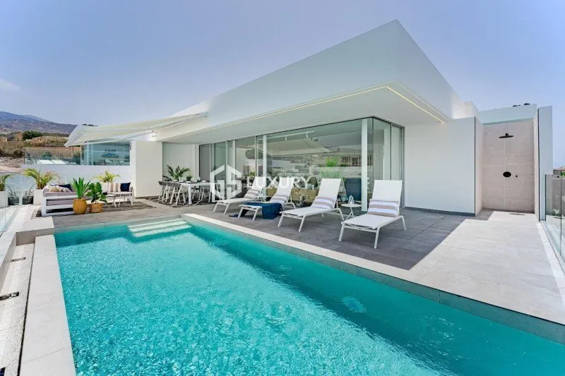 Adeje, Teneriffa – Moderne Villa mit Meerblick, 3 Schlafzimmer