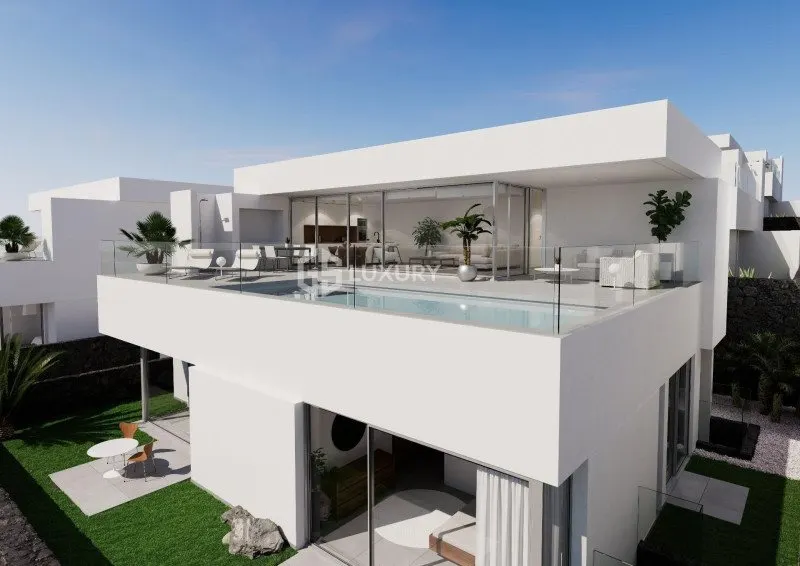Adeje, Teneriffa – Neubauvilla mit Meerblick, 3 Schlafzimmer