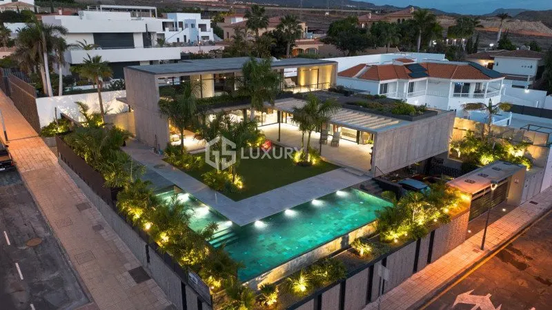 Adeje, Teneriffa – Designvilla mit Meerblick und 4 Schlafzimmern