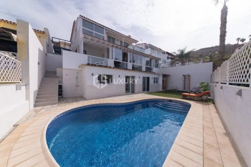 Adeje, Teneriffa – Vier Etagen mit 10 Schlafzimmern und Apartment