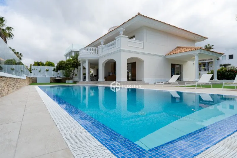 Adeje, Teneriffa – Golfvilla in erster Reihe, 4 Schlafzimmer