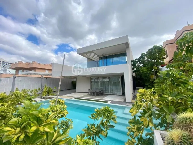 Arona, Tenerife – Villa 50 m vom Meer, 4 Schlafzimmer