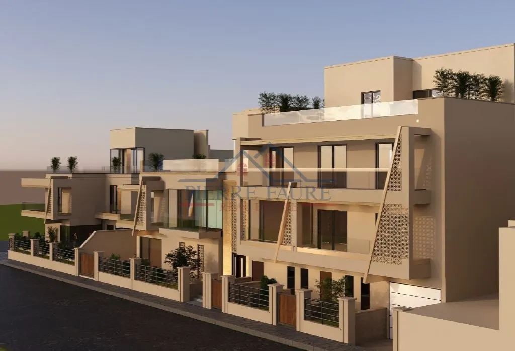 Naxxar, Malta – Eckvilla mit Dachterrasse, 4 Schlafzimmer