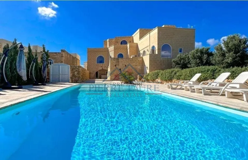 Gharb, Malta – Farmhouse mit Pool, 5 Schlafzimmer