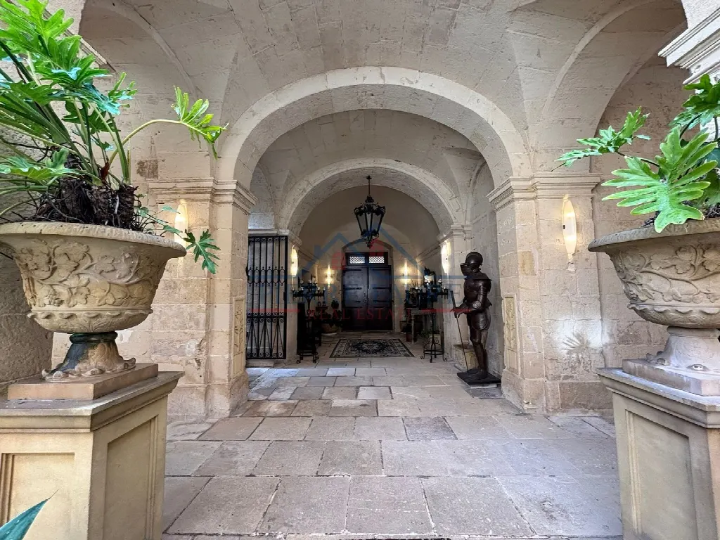 Qormi, Malta – Denkmalpalazzo von 1589, 4 Schlafzimmer