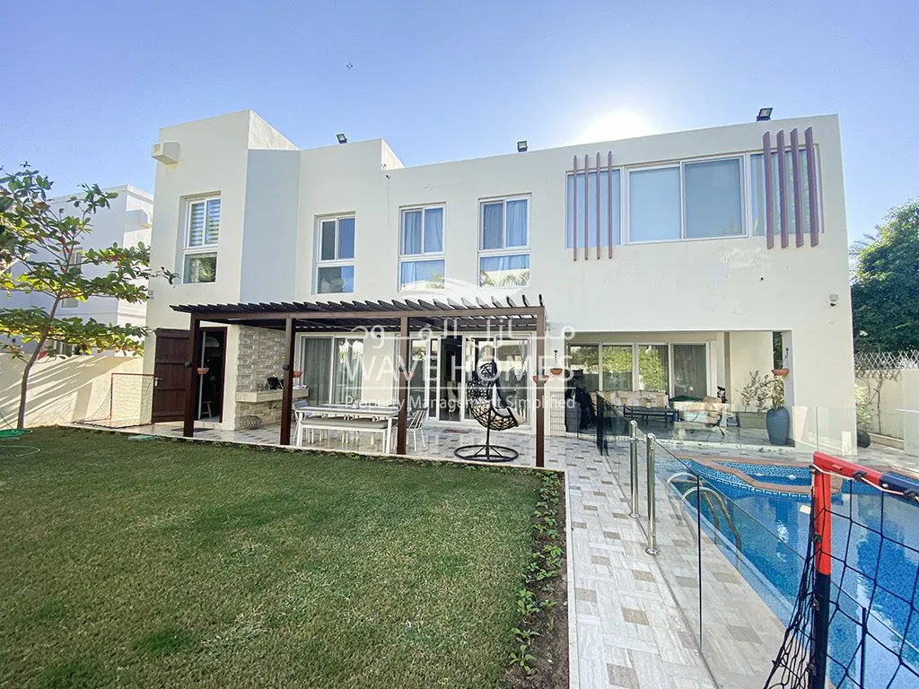 Al Mouj, Muscat – Renovierte Villa mit neuem Pool, 4 Schlafzimmer