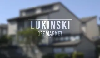Aufgeteiltes Mehrfamilienhaus in Berlin, 980+ m² für 6.4 Mio. Euro – Off Market Immobilie