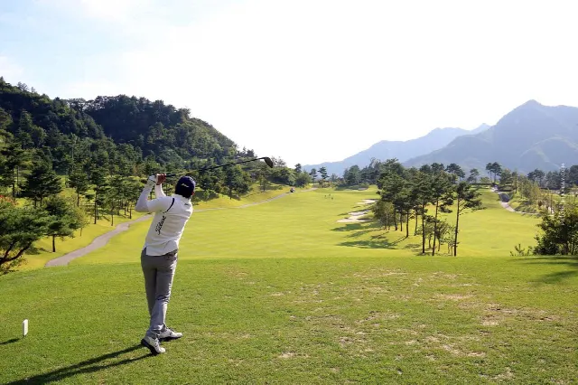 Golfplatz Ibiza: Empfehlung für die besten Golfplätze der Insel (+ Immobilien Tipps)