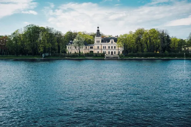 10% Tippgeber Provision Berlin: 10.5 Millionen Villa Süd/West – Käufer für diese und weitere Villen