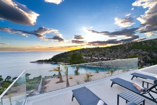 Villa am Meer, 32.000 m², 6 Schlafzimmer