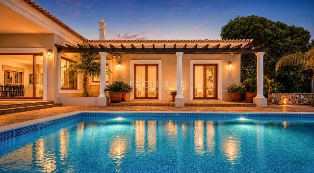 Villa mit Meerblick und Pool, 4 Schlafzimmer