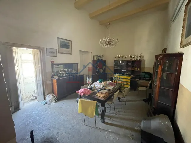 Palazzo mit Piano Nobile und 4 Schlafzimmern