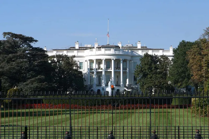 US Präsident zahlt nur 750 Euro Einkommenssteuer?! Steuer Coaching, so gehts