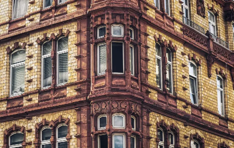 Altes Haus / Mehrfamilienhaus verkaufen: Sanierungsstau, Leerstand, Baufällig – was tun?
