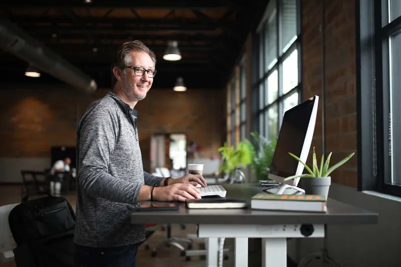 Alex Fischer’s „Immobilien Investor“ Masterkurs: Coaching, Erfahrung, Inhalte