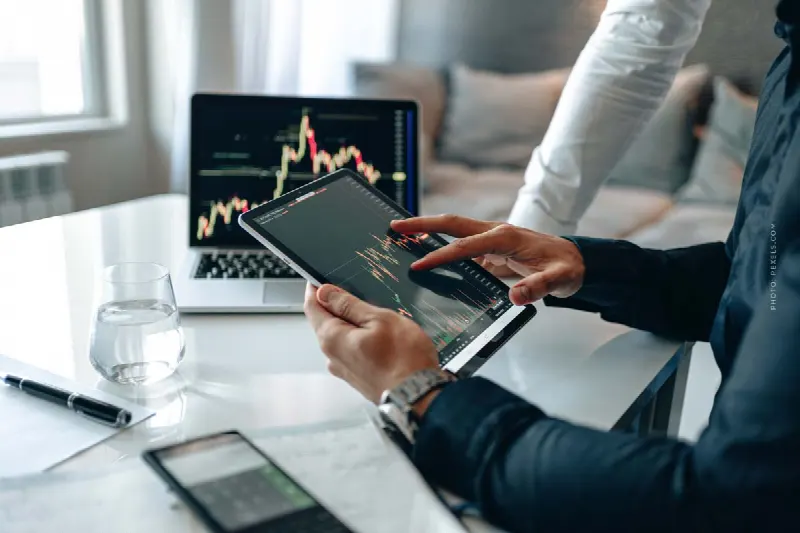 Robo Advisor Funktionsweise: Algorithmen und maschinelles Lernen (KI)