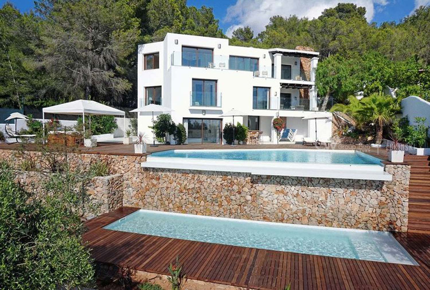 Ibiza, Spanien – Luxuriöse Villa mit direkter Meerlage in Cala Salada
