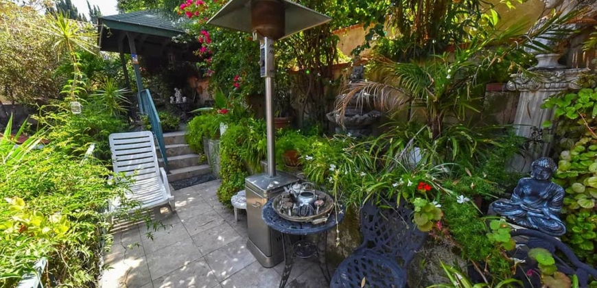 Los Angeles, CA 90068 – 2145 Fairfield Ave