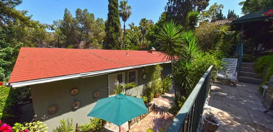 Los Angeles, CA 90068 – 2145 Fairfield Ave