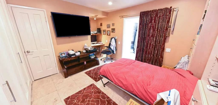 Los Angeles, CA 90068 – 2145 Fairfield Ave