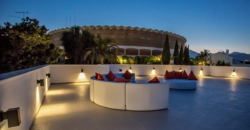 Marbella, Spanien – Wunderschöne Villa mit überdachter Pergola in Puerto Banus