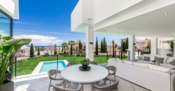 Marbella, Spanien – Extravagante Villa mit Wasserfall