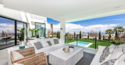 Marbella, Spanien – Extravagante Villa mit Wasserfall