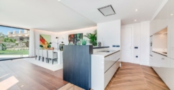 Marbella, Spanien – Extravagante Villa mit Wasserfall