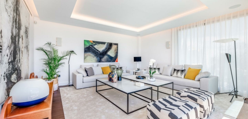 Marbella, Spanien – Extravagante Villa mit Wasserfall