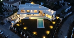 Marbella, Spanien – Extravagante Villa mit Wasserfall