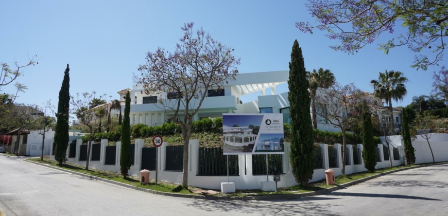 Marbella, Spanien – Extravagante Villa mit Wasserfall