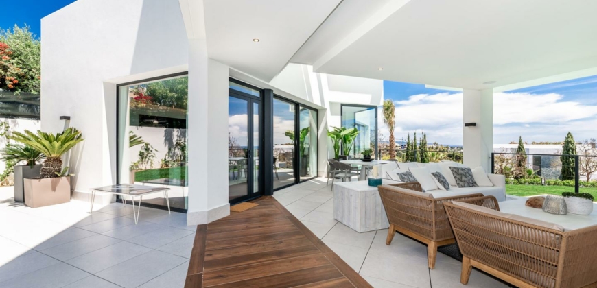 Marbella, Spanien – Extravagante Villa mit Wasserfall