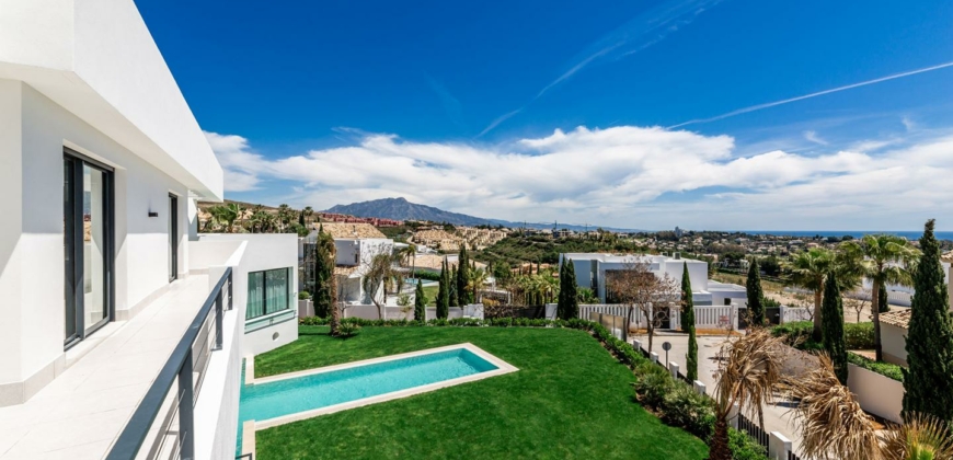 Marbella, Spanien – Extravagante Villa mit Wasserfall