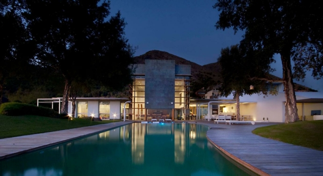 Marbella, Spanien – Luxusvilla mit Infinity-Pool in Benalmádena