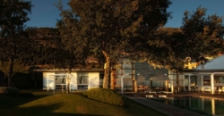Marbella, Spanien – Luxusvilla mit Infinity-Pool in Benalmádena