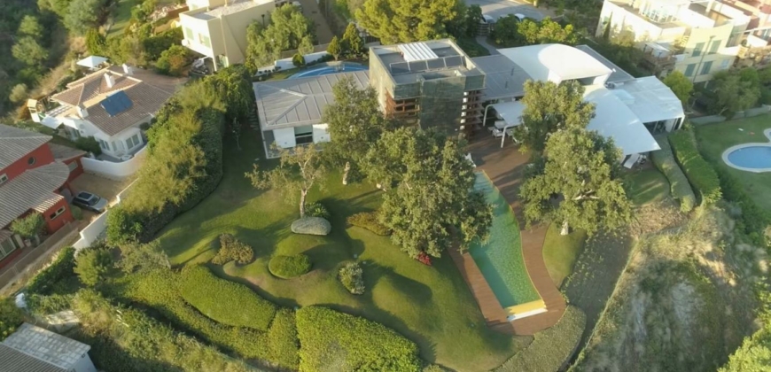 Marbella, Spanien – Luxusvilla mit Infinity-Pool in Benalmádena
