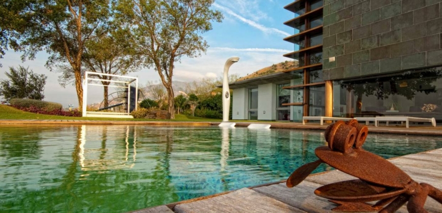 Marbella, Spanien – Luxusvilla mit Infinity-Pool in Benalmádena